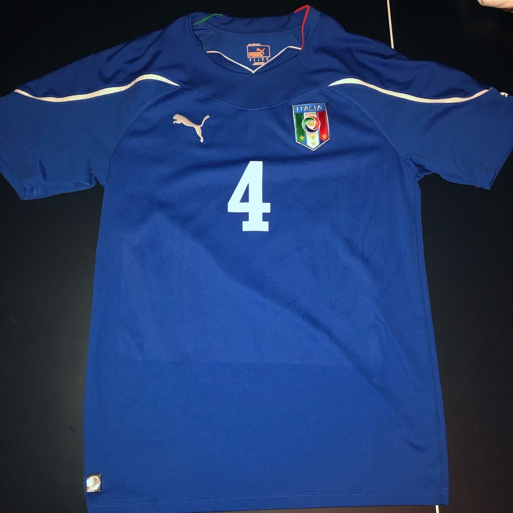 Italia chiellini jersey number 4